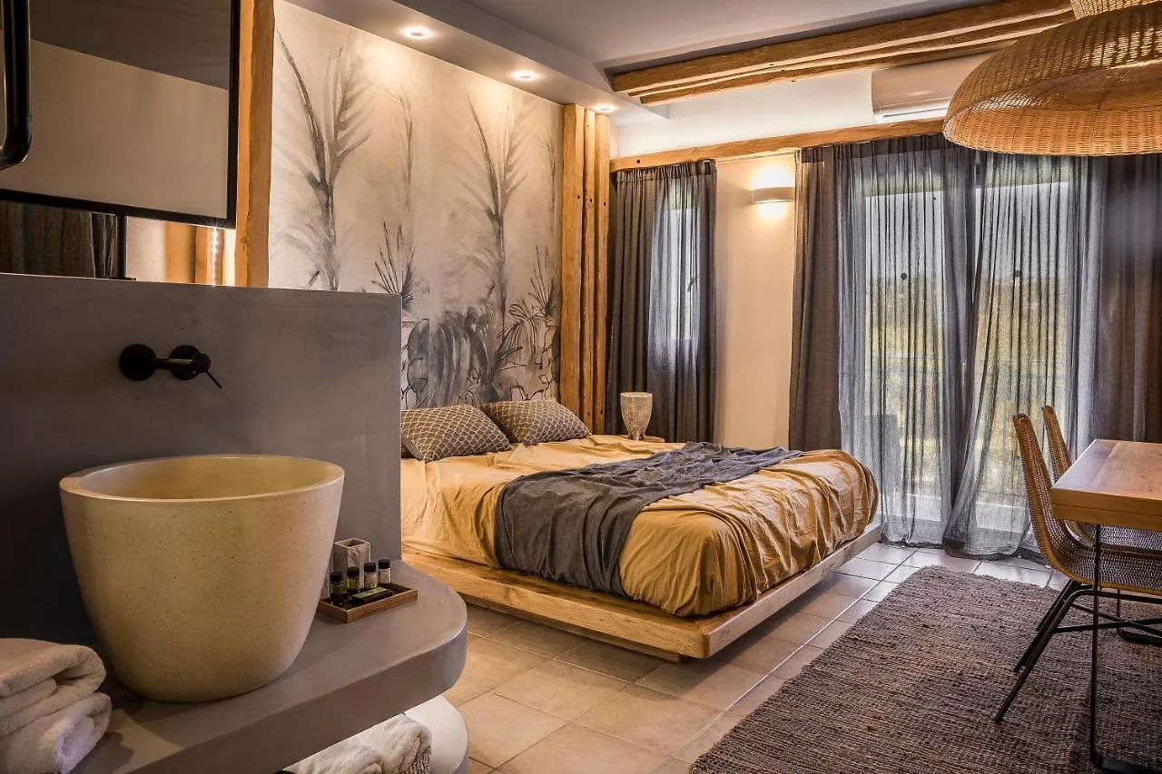 Avithos Resort Hotel Livathos  4*, Livathos (Kefalonia)